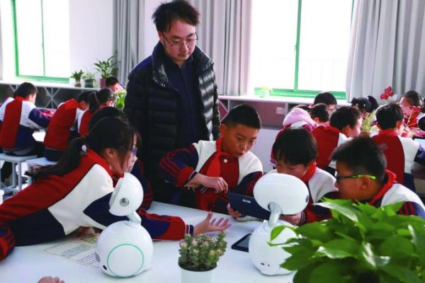 维度配资 吴中区越溪实验小学:江南文韵融AI，走出“素养导向”育人路